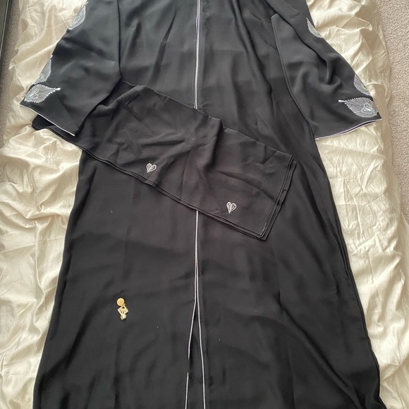 Dresses & Skirts - Elegant Black Embroidered Abaya